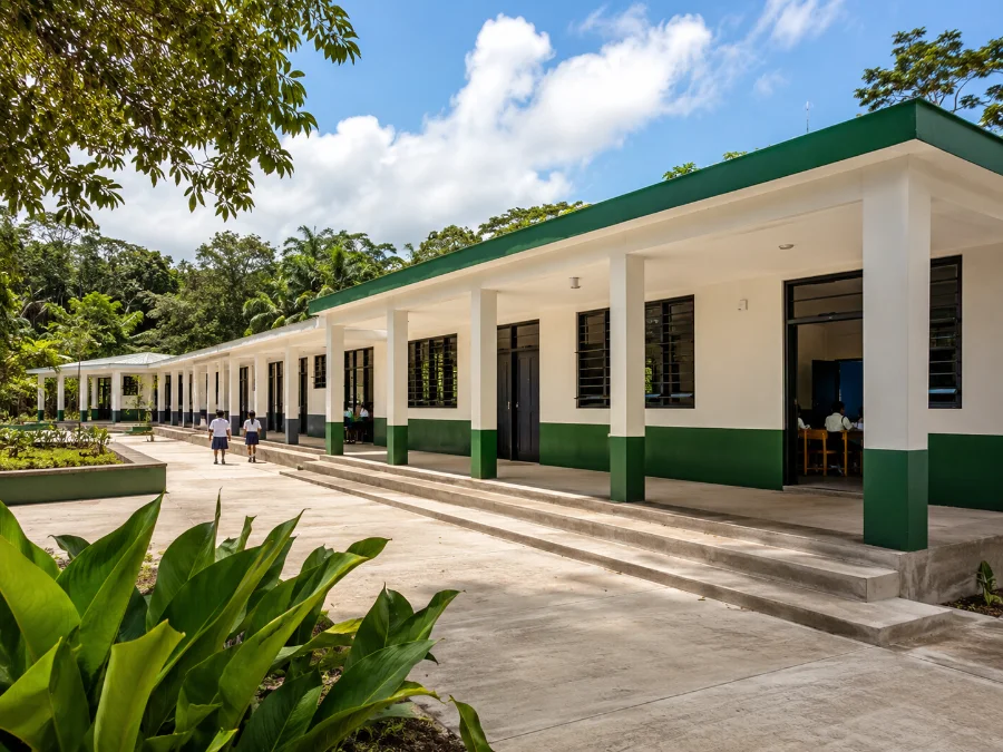 Aulas escolares construidas para espacios educativos