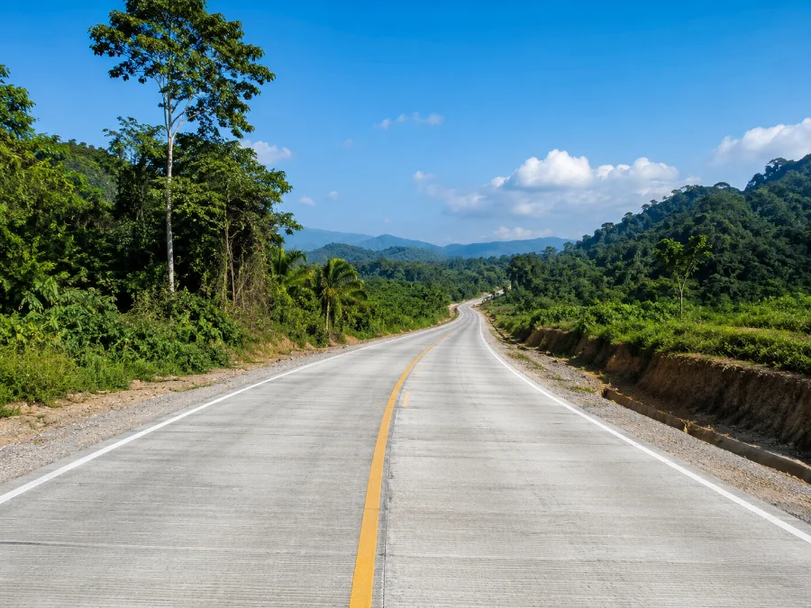 Carretera rural con concreto hidráulico